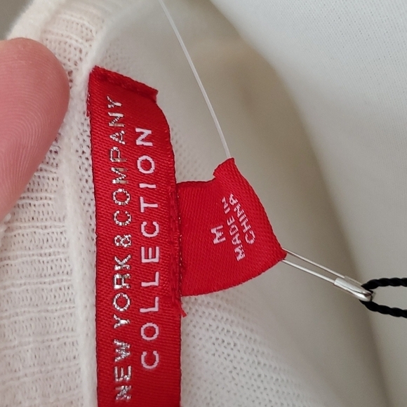 NY&C Beautiful Sequin Sweater featuring gem buttons (NWT) - Picture 7 of 7